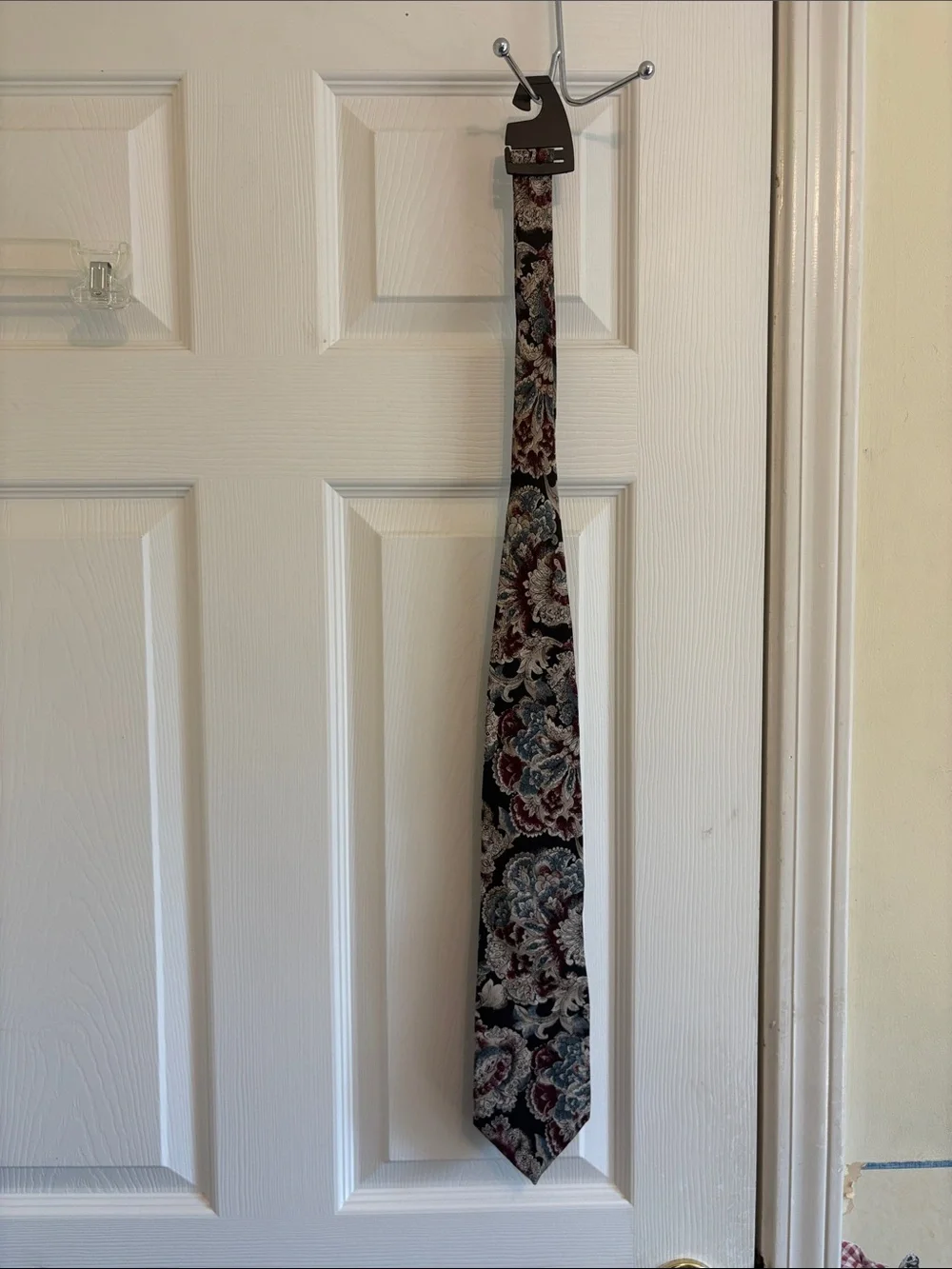 Hunting Horn Discontinued Paisley Floral Tie in Black, Burgundy & Blue 100% Silk
